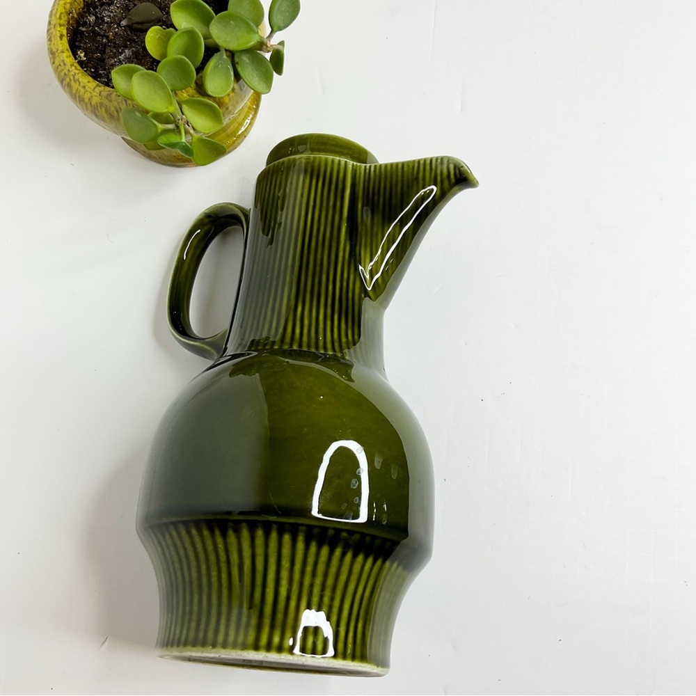 Vintage Arklow Ireland Olive Green Ribbed Ceramic Pitcher - Picture 4 of 6
